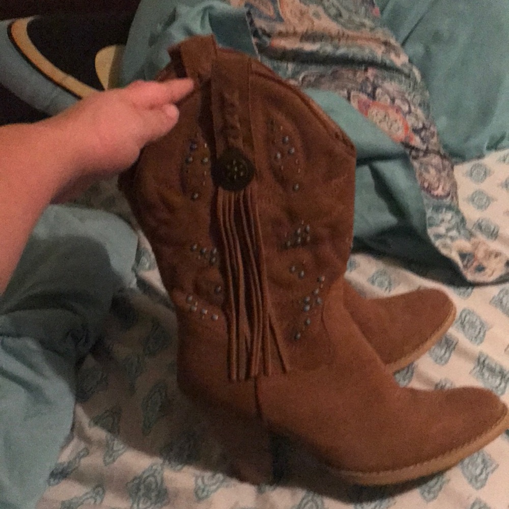 Hilled cowboy boots like new
